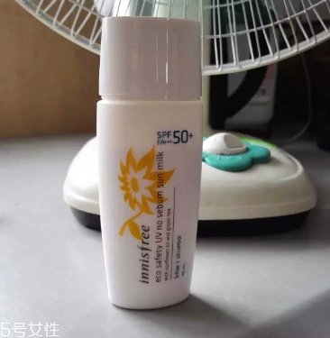 悅詩(shī)風(fēng)吟自然關(guān)愛控油防曬乳怎么樣 控油輕薄