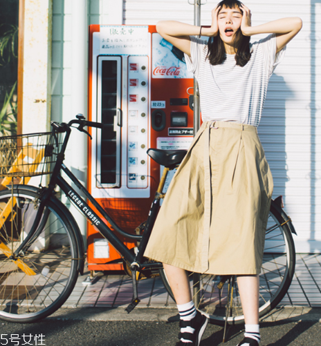 鹽系女生怎樣穿搭？清新無(wú)公害的鄰家女孩