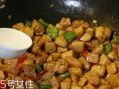 杏鮑菇怎么洗才干凈？鹽水泡泡輕松去污