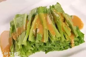 油麥菜怎么涼拌好吃？加點(diǎn)麻醬調(diào)味