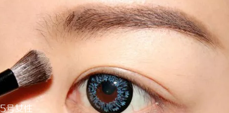 眉膏和眉粉有什么區(qū)別？眉粉只能上色