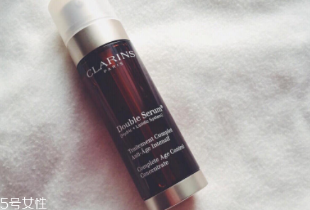 嬌韻詩雙管精華好用嗎？年輕肌膚的日?？寡趸a(chǎn)品