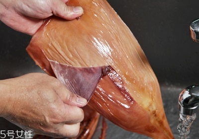 魷魚上面的膜怎么處理 魷魚上面的膜怎么處理