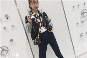 牛仔褲和休閑褲哪個(gè)好看？各有各的特色