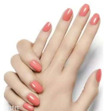 綠色指甲油顯手黑嗎？反光深綠色適合黃皮