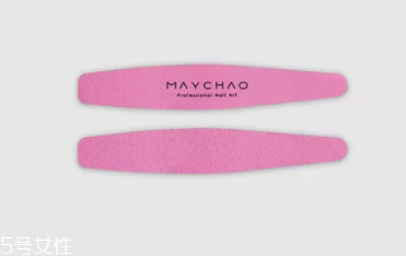 指甲油膠水怎么樣洗掉？在家卸甲油膠的4個步驟