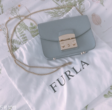 furla包包怎么打開？超百搭的心機包包