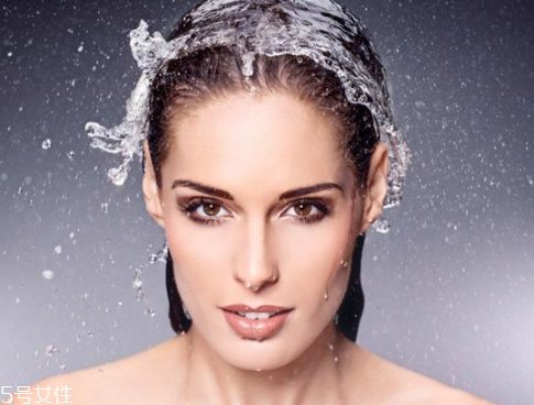 洗發(fā)水能當(dāng)沐浴露用嗎？可以偶爾使用