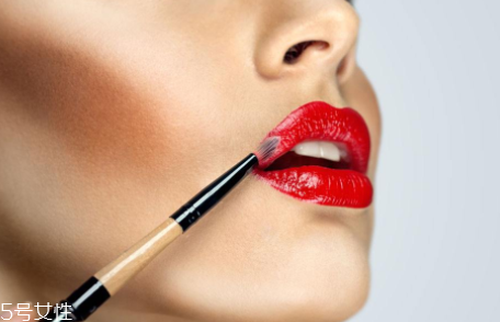 唇彩的保質(zhì)期多長(zhǎng)時(shí)間？不開(kāi)封3年