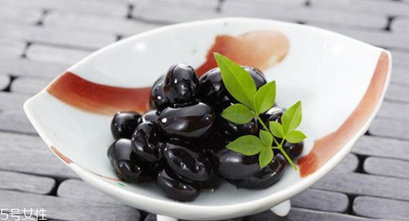 黑豆泡醋用什么醋最好？不要用白醋