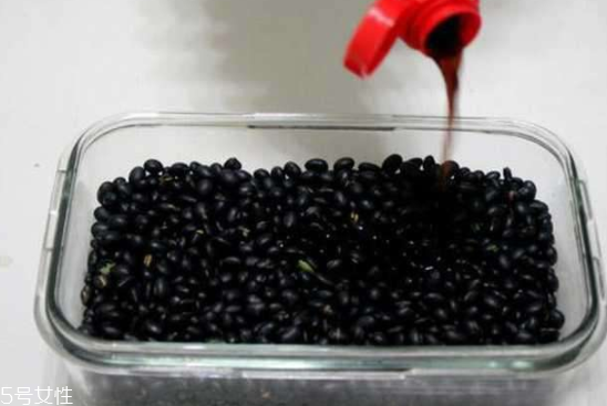 黑豆泡醋能放多久？必須半年內(nèi)吃完