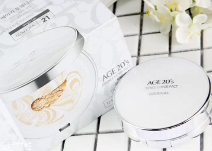 age20s氣墊適合油皮嗎？超多水珠油皮親媽