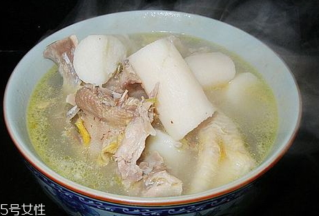 牛骨頭可以燉山藥嗎 滋補美容 牛骨頭可以燉山藥嗎 滋補美容