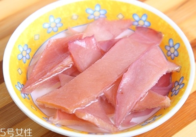魷魚上面的膜怎么處理 魷魚上面的膜怎么處理