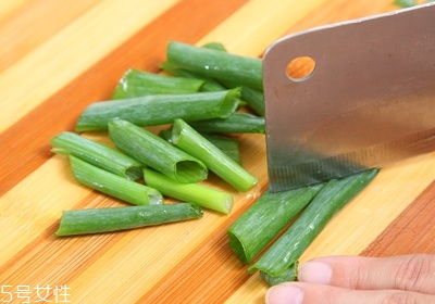 魷魚上面的膜怎么處理 魷魚上面的膜怎么處理