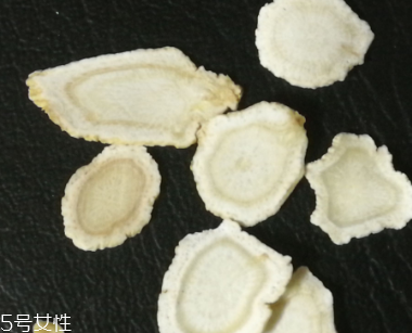 西洋參治什么??？西洋參功效強(qiáng)大