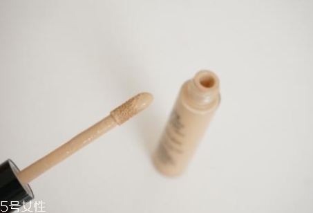 遮瑕液太干怎么辦？和乳液混合使用