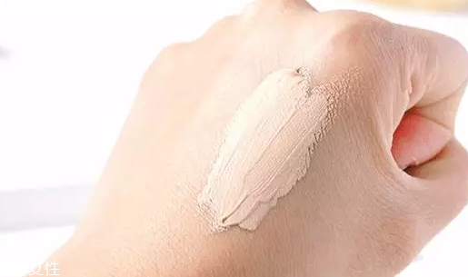 遮瑕液可以遮痣嗎？ 捷克dermacol遮瑕液遮痣測(cè)試