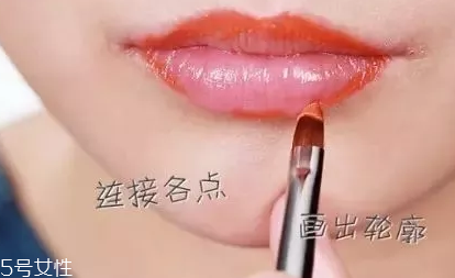 口紅干了嘴脫皮怎么辦？4步打造水潤(rùn)雙唇