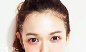 用口紅怎么畫腮紅？4個(gè)步驟讓腮紅更自然