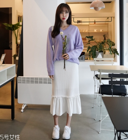 紫色毛衣怎么搭配？輕松駕馭流行色