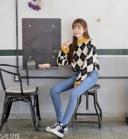 格子毛衣怎么搭配？盡顯減齡學(xué)院風(fēng)