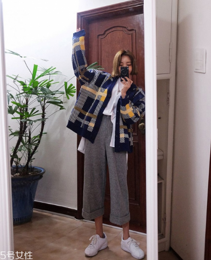 格子毛衣怎么搭配？盡顯減齡學(xué)院風(fēng)