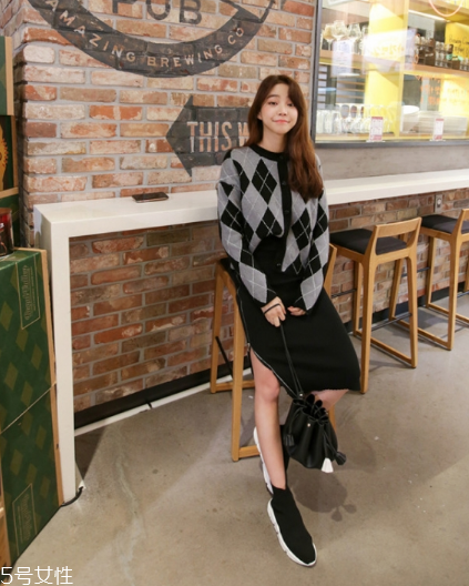 格子毛衣怎么搭配？盡顯減齡學(xué)院風(fēng)