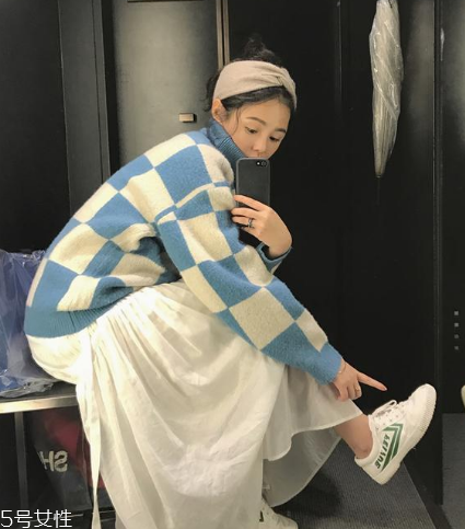 格子毛衣怎么搭配？盡顯減齡學(xué)院風(fēng)