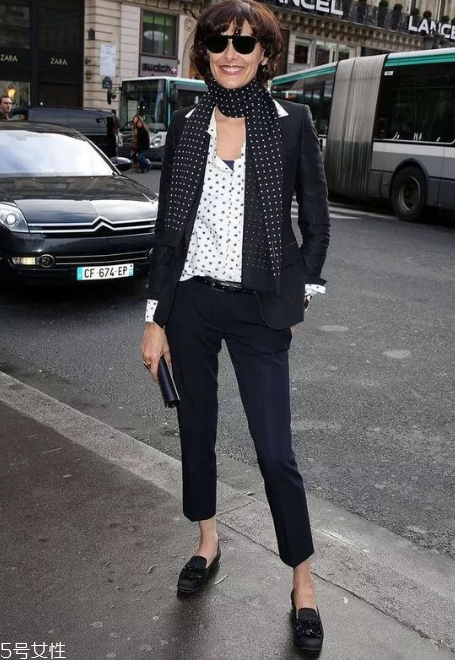 春天穿什么款式平底鞋好看？街拍達(dá)人都在穿這三雙