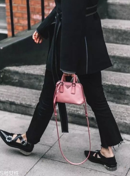 春天穿什么款式平底鞋好看？街拍達(dá)人都在穿這三雙