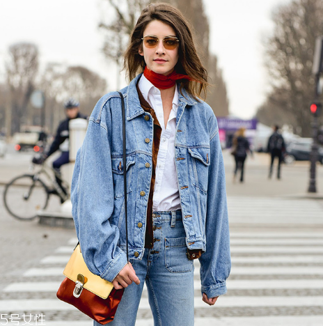 外套怎么穿更帥氣？今年開(kāi)春這樣穿