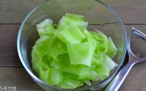 萵筍生吃好還是熟吃好？煮熟后維生素含量大大降低