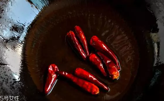 萵筍生吃好還是熟吃好？煮熟后維生素含量大大降低