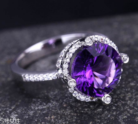 紫水晶戒指寓意是什么？象征愛(ài)情帶來(lái)好運(yùn)