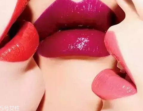 唇部顏色深用什么口紅？chanel絲絨口紅62號(hào)不怕唇深