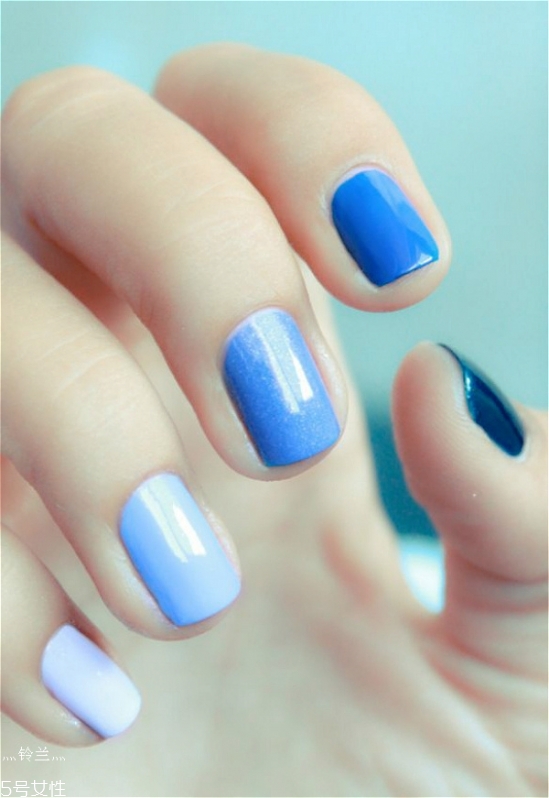 什么美甲顯手白又修長 氣質(zhì)花朵美甲具體步驟 什么美甲顯手白又修長 氣質(zhì)花朵美甲具體步驟