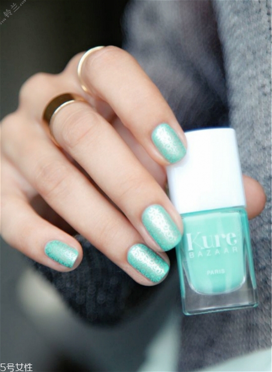 什么美甲顯手白又修長 氣質(zhì)花朵美甲具體步驟 什么美甲顯手白又修長 氣質(zhì)花朵美甲具體步驟