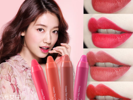 口紅筆和口紅的區(qū)別 口紅筆適合新手化妝 口紅筆和口紅的區(qū)別 口紅筆適合新手化妝