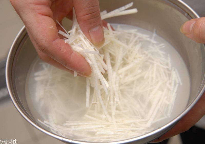 山藥怎么去皮不會變黑 山藥不變黑的方法 山藥怎么去皮不會變黑 山藥不變黑的方法