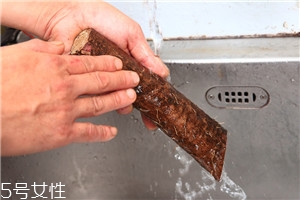 山藥怎么去皮不會變黑 山藥不變黑的方法 山藥怎么去皮不會變黑 山藥不變黑的方法