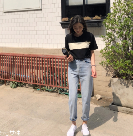 牛仔褲洗完怎么掛？牛仔褲的晾曬方法