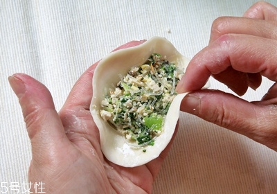 水餃的吃法有哪些 4種常見(jiàn)水餃吃法