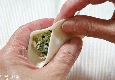 水餃的吃法有哪些 4種常見(jiàn)水餃吃法