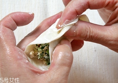 水餃的吃法有哪些 4種常見(jiàn)水餃吃法