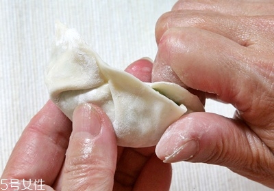 水餃的吃法有哪些 4種常見(jiàn)水餃吃法