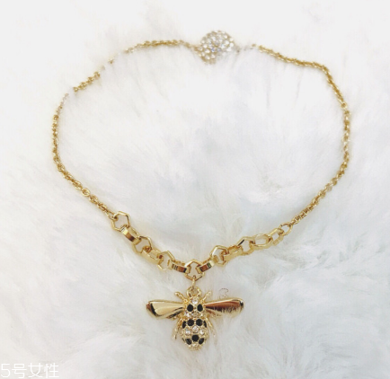 施華洛世奇小蜜蜂手鏈?zhǔn)鞘裁床馁|(zhì)？