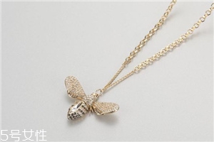 施華洛世奇小蜜蜂項(xiàng)鏈多少錢(qián)？