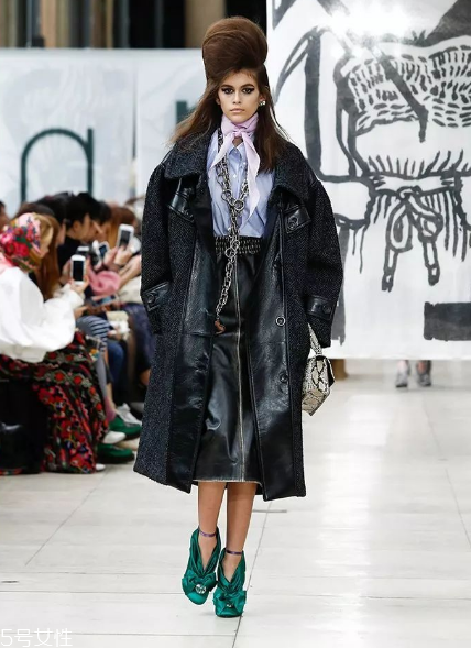 miumiu2018秋冬系列好看嗎_有哪些款式？