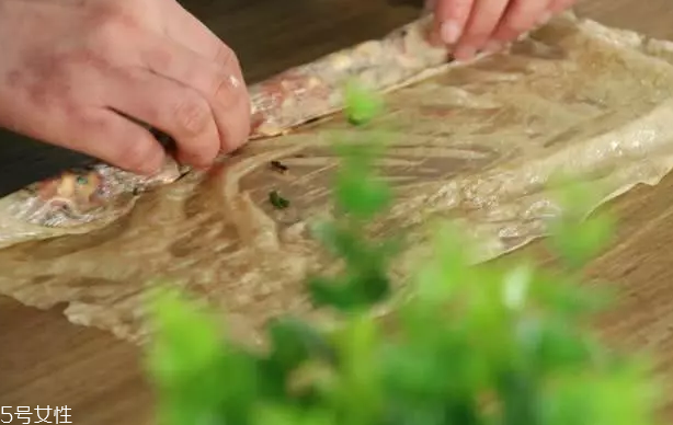 豆腐皮能油炸嗎？火候太猛容易炸糊